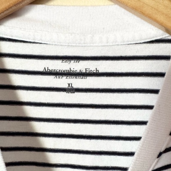 Abercrombie & Finch Essential Easy Tee - Bundle of Three - Picture 13 of 16